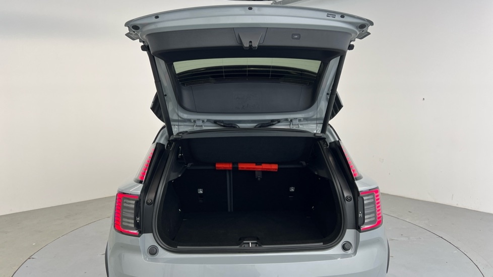 Used Volvo EX30 2025 for sale - 76668199: Photo 13