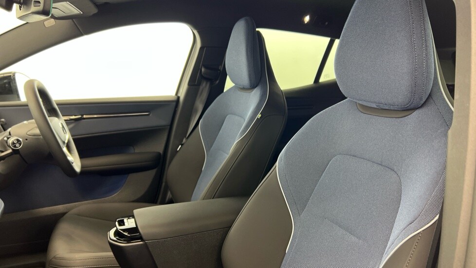 Used Volvo EX30 2025 for sale - 76668199: Photo 35