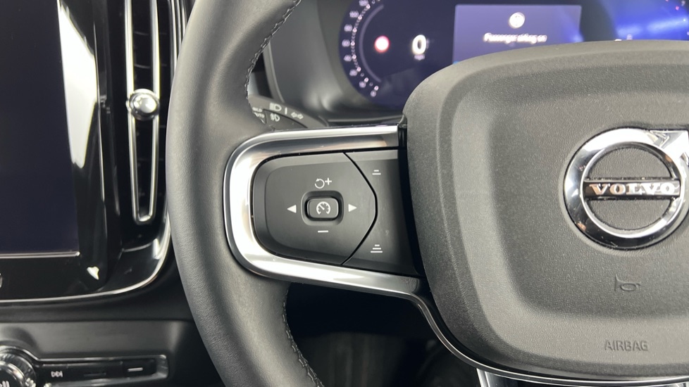 Used Volvo XC40 2025 for sale - 77636221: Photo 21