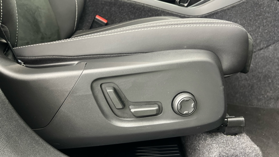 Used Volvo XC40 2025 for sale - 77636221: Photo 30