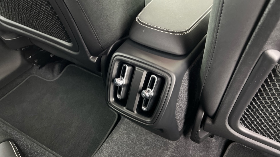 Used Volvo XC40 2025 for sale - 77636221: Photo 39