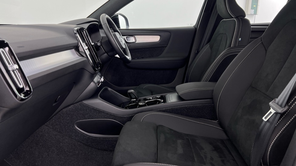 Used Volvo XC40 2025 for sale - 77636221: Photo 63