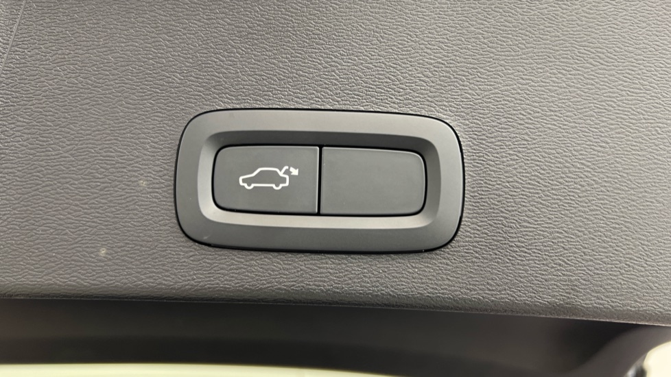 Used Volvo XC40 2024 for sale - 76021838: Photo 35