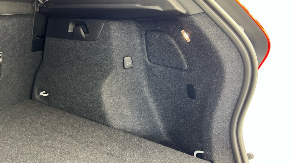 Used Volvo XC40 2024 for sale - 76021838: Photo 39