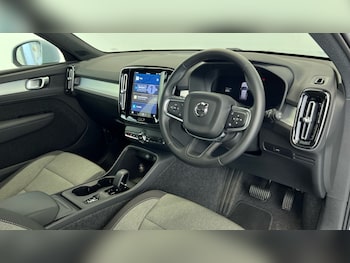 Used Volvo XC40 2024 for sale - 76021838: Photo 4