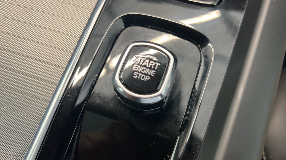 Used Volvo XC60 2025 for sale - 77959862: Photo 26