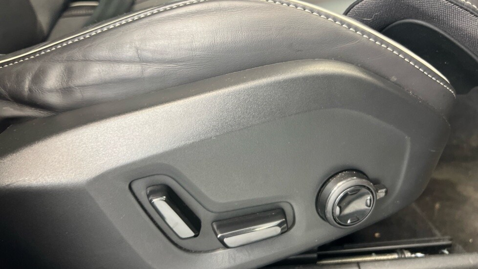 Used Volvo XC60 2025 for sale - 77959862: Photo 29