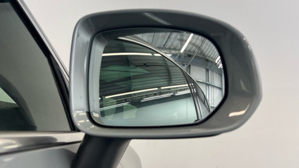 Used Volvo XC60 2025 for sale - 77959862: Photo 31