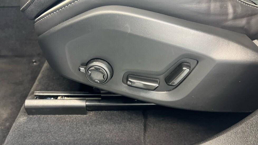 Used Volvo XC60 2025 for sale - 77959862: Photo 39