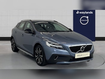 Used Volvo V40 2019 for sale - 75612753: Photo