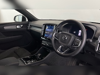 Used Volvo XC40 2025 for sale - 77480221: Photo