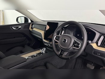 Used Volvo XC60 2025 for sale - 77795107: Photo