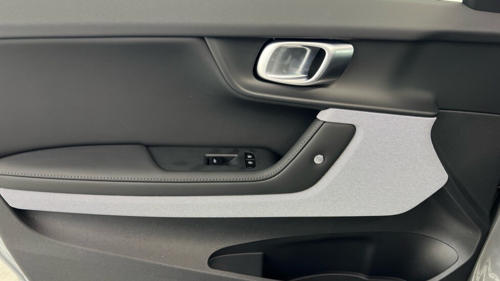 Used Polestar Polestar 2 2025 for sale - 77316025: Photo 48