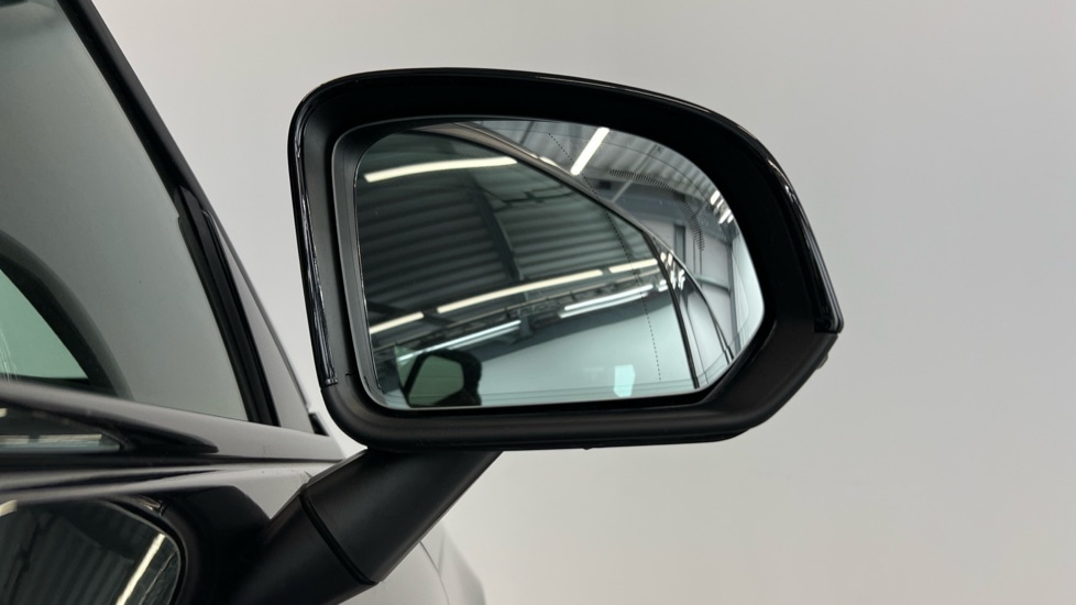 Used Volvo XC40 2025 for sale - 77333071: Photo 32