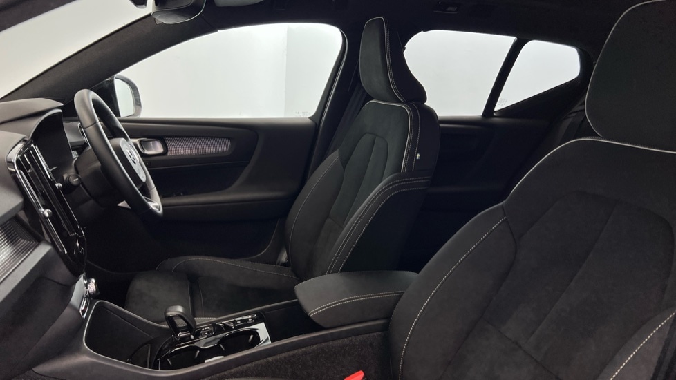 Used Volvo XC40 2025 for sale - 77333071: Photo 37