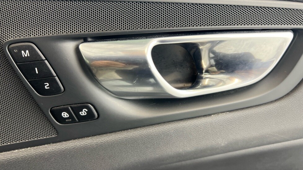 Used Volvo XC60 2021 for sale - 78128957: Photo 15