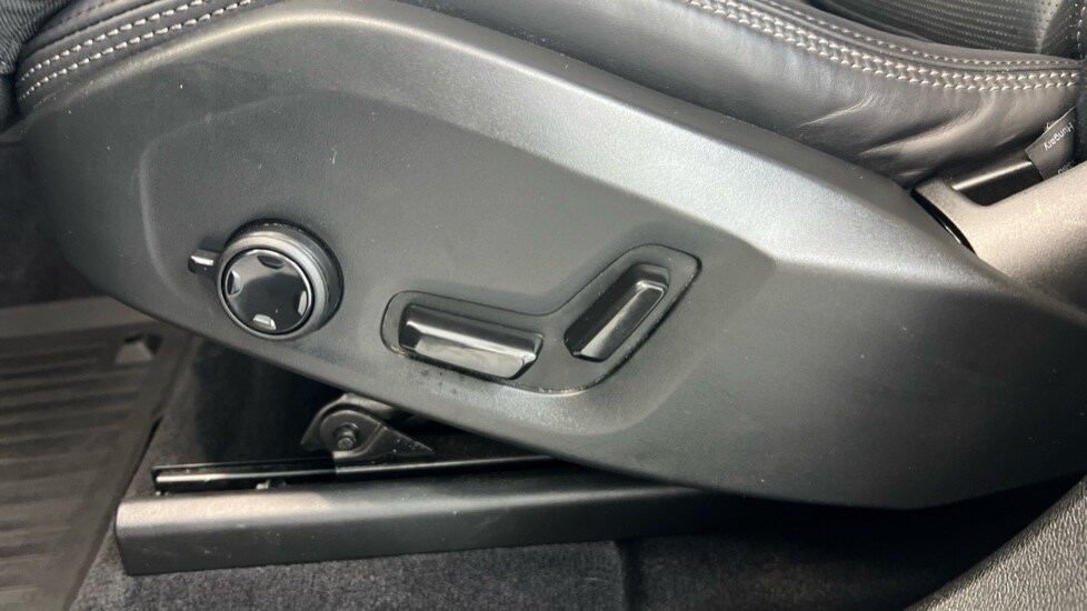 Used Volvo XC60 2021 for sale - 78128957: Photo 40