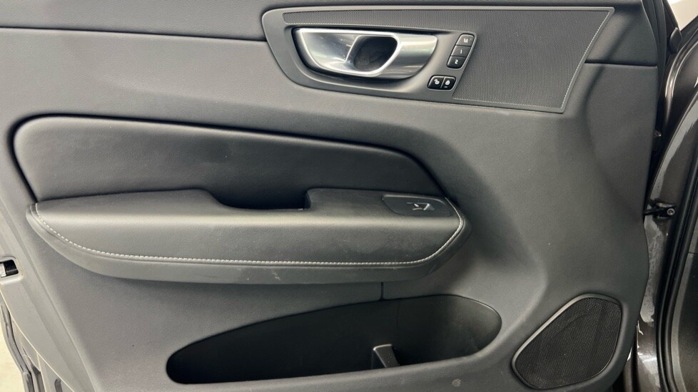 Used Volvo XC60 2021 for sale - 78128957: Photo 41