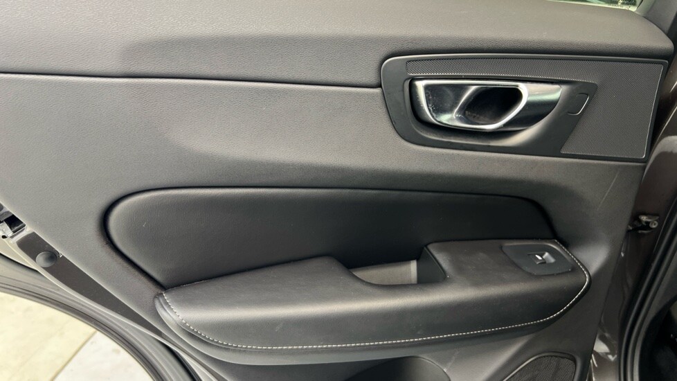 Used Volvo XC60 2021 for sale - 78128957: Photo 48