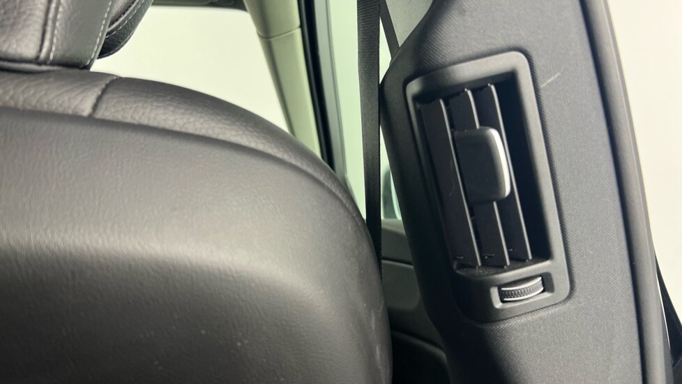 Used Volvo XC60 2018 for sale - 78215926: Photo 15