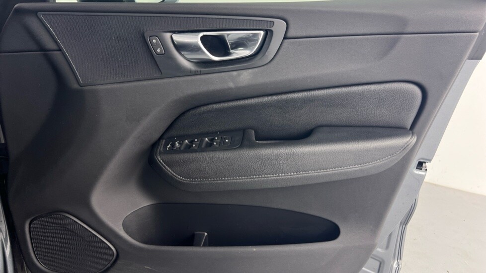 Used Volvo XC60 2018 for sale - 78215926: Photo 29