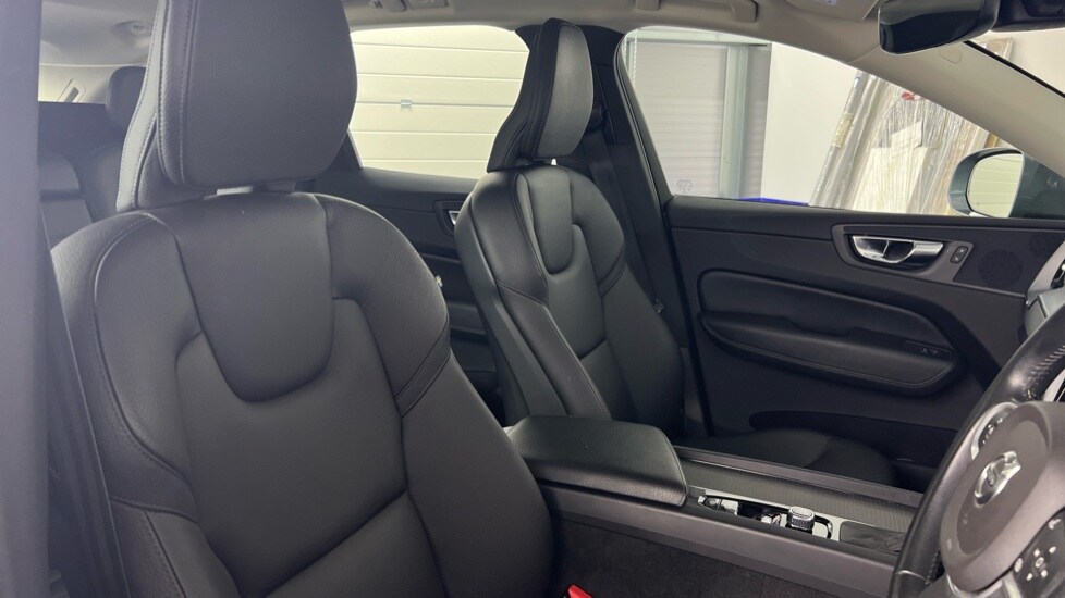 Used Volvo XC60 2018 for sale - 78215926: Photo 31