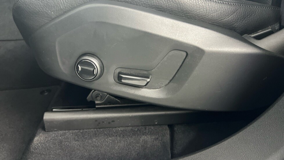 Used Volvo XC60 2018 for sale - 78215926: Photo 40