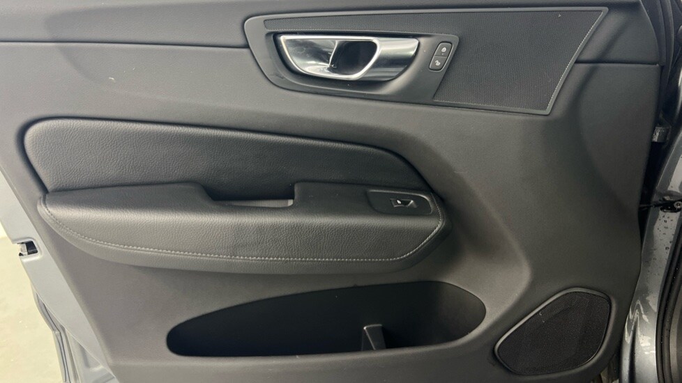 Used Volvo XC60 2018 for sale - 78215926: Photo 42