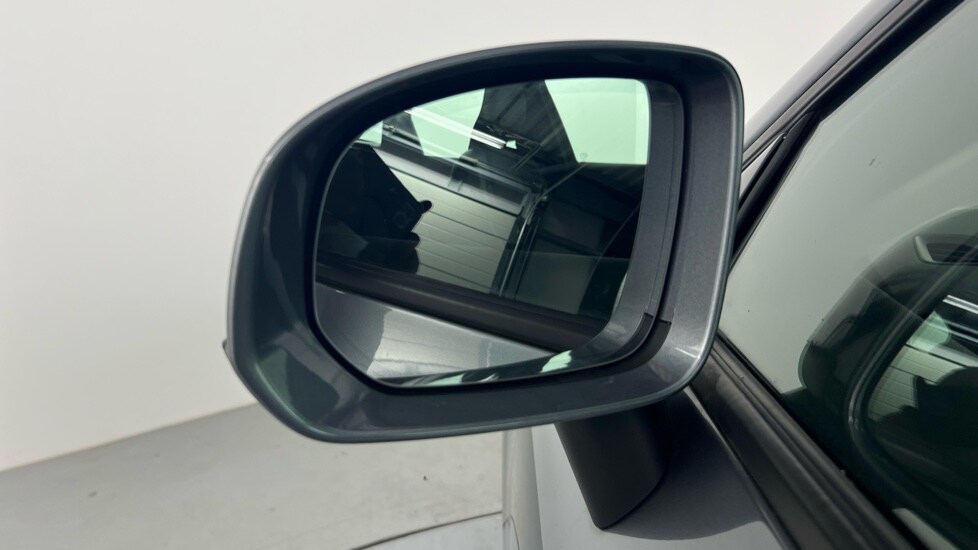 Used Volvo XC60 2018 for sale - 78215926: Photo 43