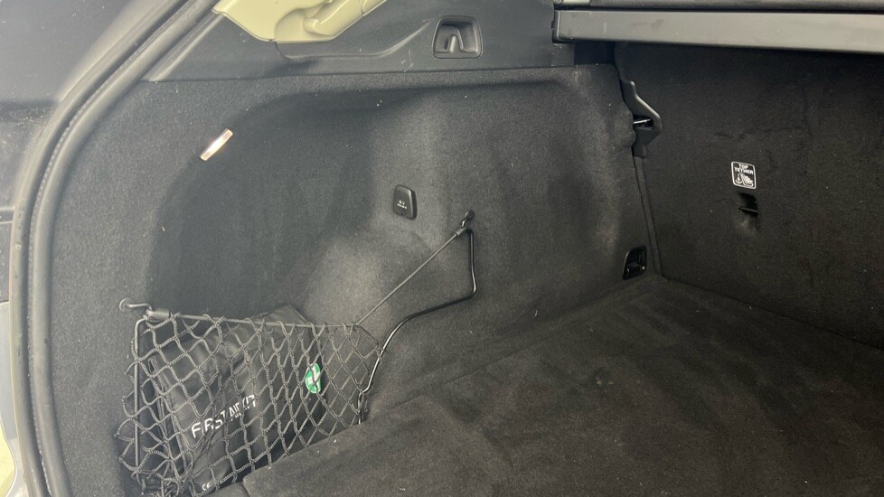 Used Volvo XC60 2018 for sale - 78215926: Photo 55