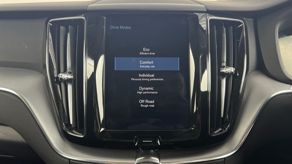 Used Volvo XC60 2018 for sale - 78215926: Photo 64