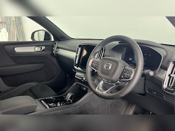 Used Volvo XC40 2025 for sale - 78767396: Photo