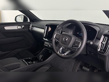 Used Volvo XC40 2025 for sale - 78027981: Photo