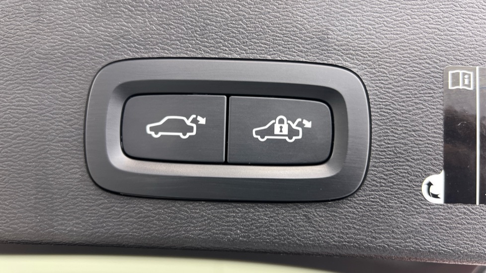 Used Volvo XC40 2021 for sale - 76664474: Photo 35