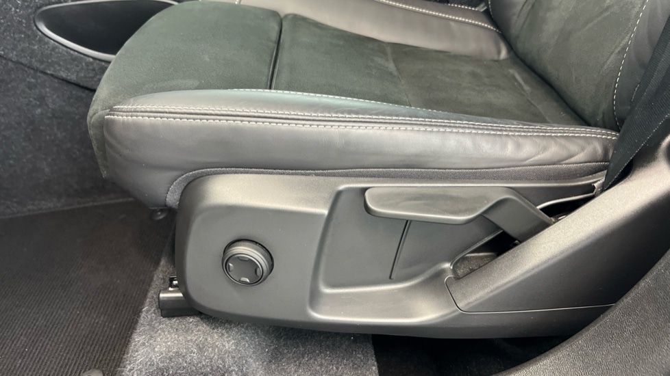 Used Volvo XC40 2021 for sale - 76664474: Photo 41