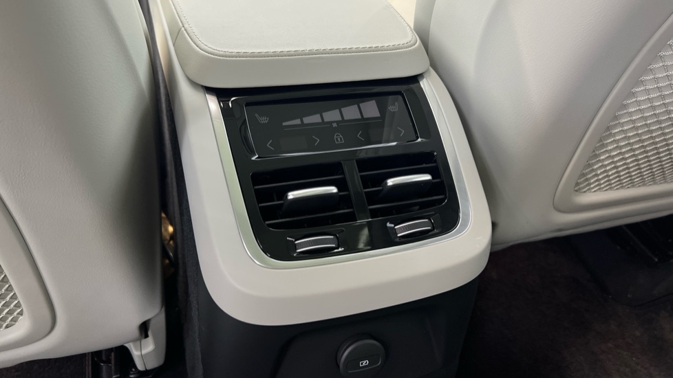 Used Volvo XC90 2024 for sale - 77021906: Photo 15