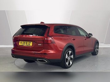 Used Volvo V60 Cross Country 2021 for sale - 79248996: Photo