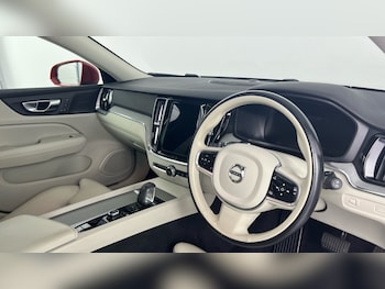Used Volvo V60 Cross Country 2021 for sale - 79248996: Photo