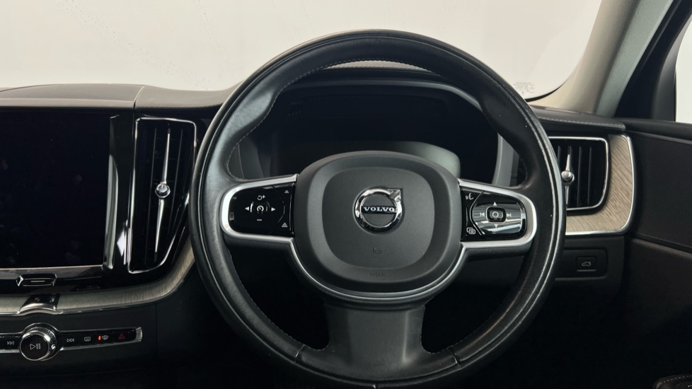 Used Volvo XC60 2021 for sale - 78027869: Photo 10