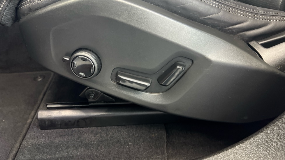 Used Volvo XC60 2021 for sale - 78027869: Photo 40