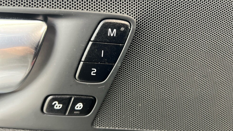 Used Volvo XC60 2021 for sale - 78027869: Photo 42