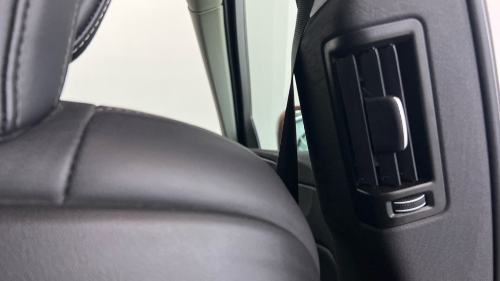 Used Volvo XC60 2021 for sale - 78027869: Photo 60