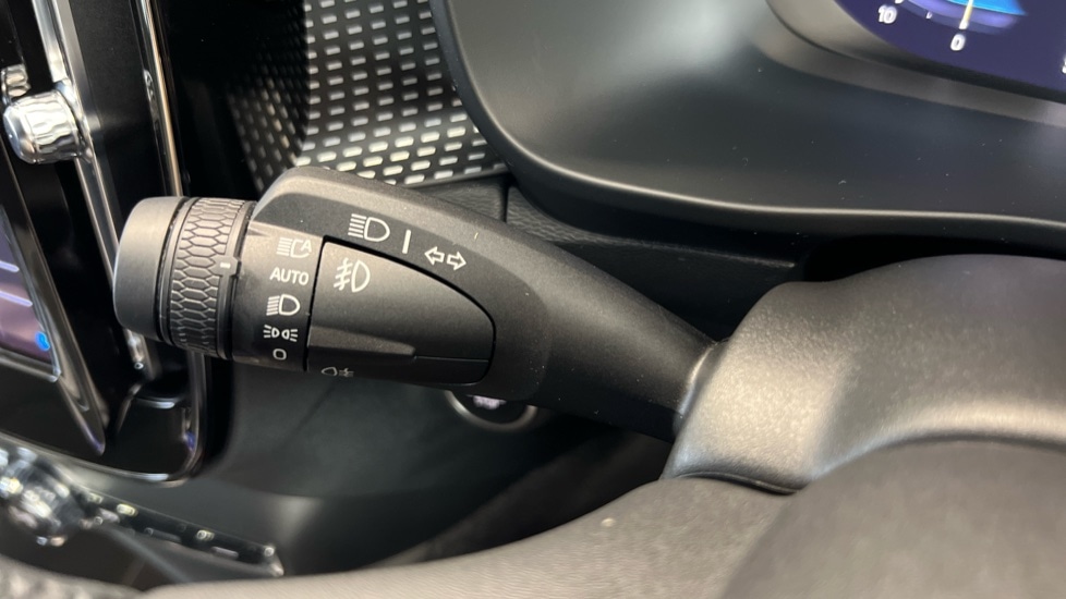 Used Volvo XC40 2023 for sale - 76379561: Photo 20