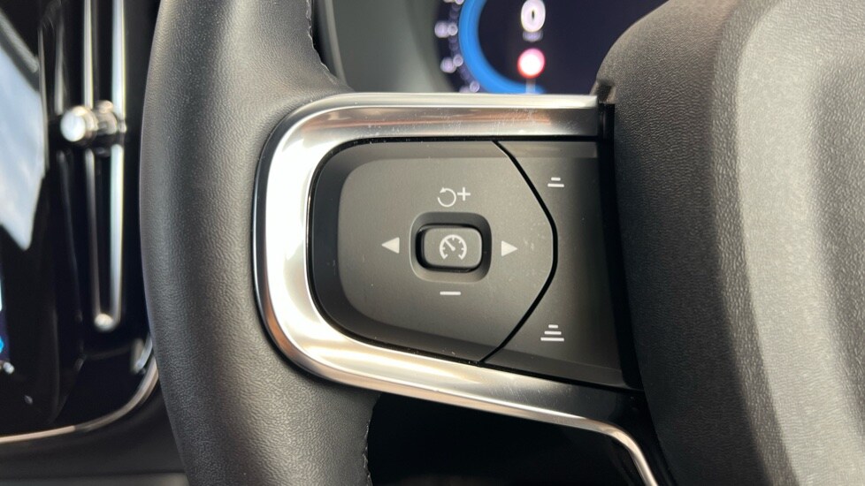 Used Volvo XC40 2023 for sale - 76379561: Photo 21