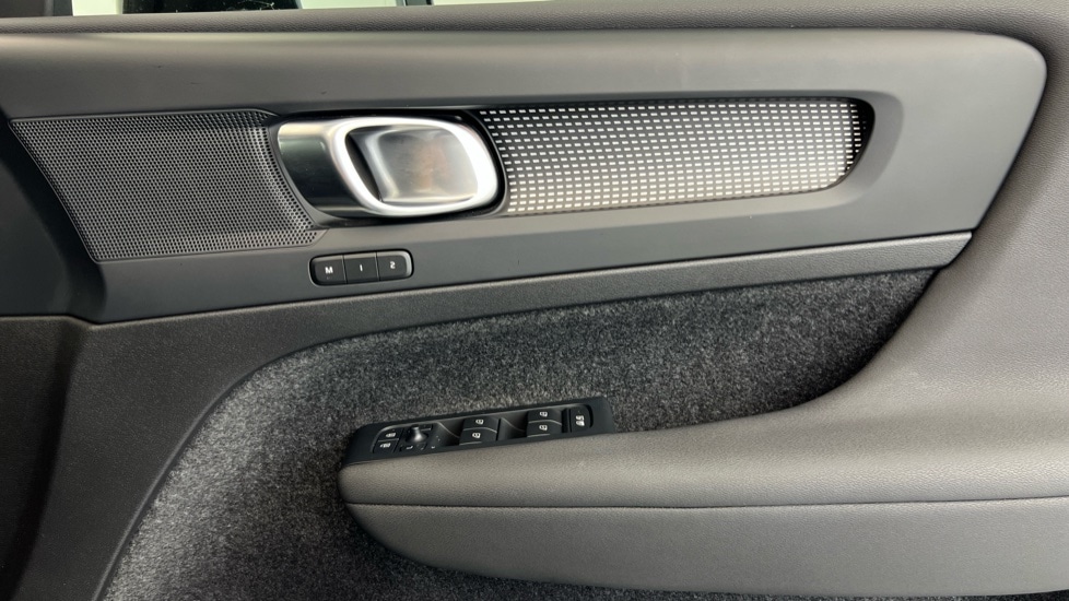 Used Volvo XC40 2023 for sale - 76379561: Photo 29