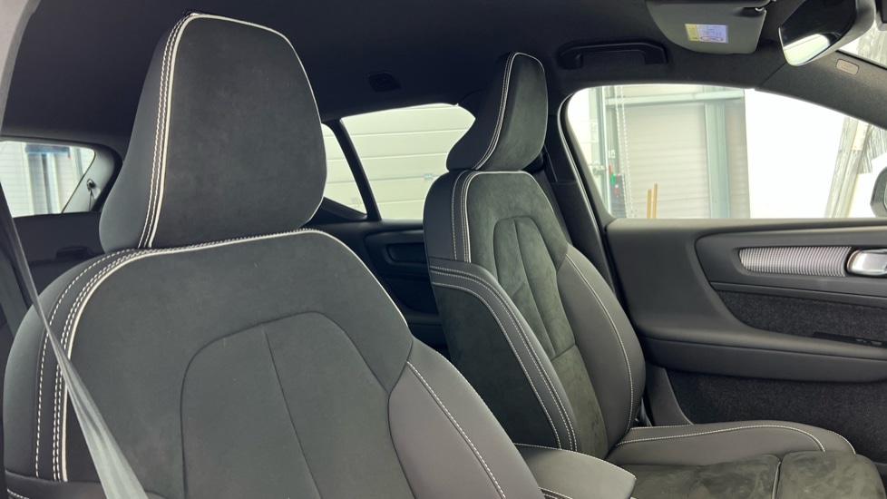 Used Volvo XC40 2023 for sale - 76379561: Photo 31