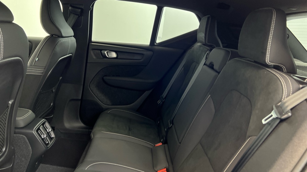 Used Volvo XC40 2023 for sale - 76379561: Photo 33