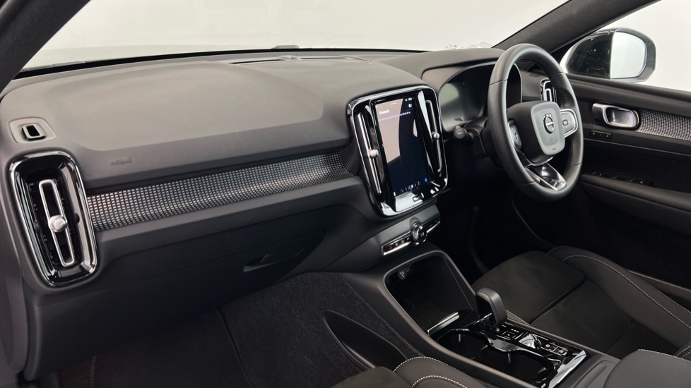 Used Volvo XC40 2023 for sale - 76379561: Photo 36