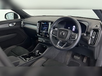 Used Volvo XC40 2024 for sale - 75472608: Photo