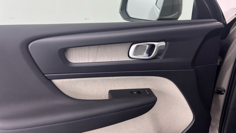 Used Volvo XC40 2020 for sale - 76804059: Photo 46